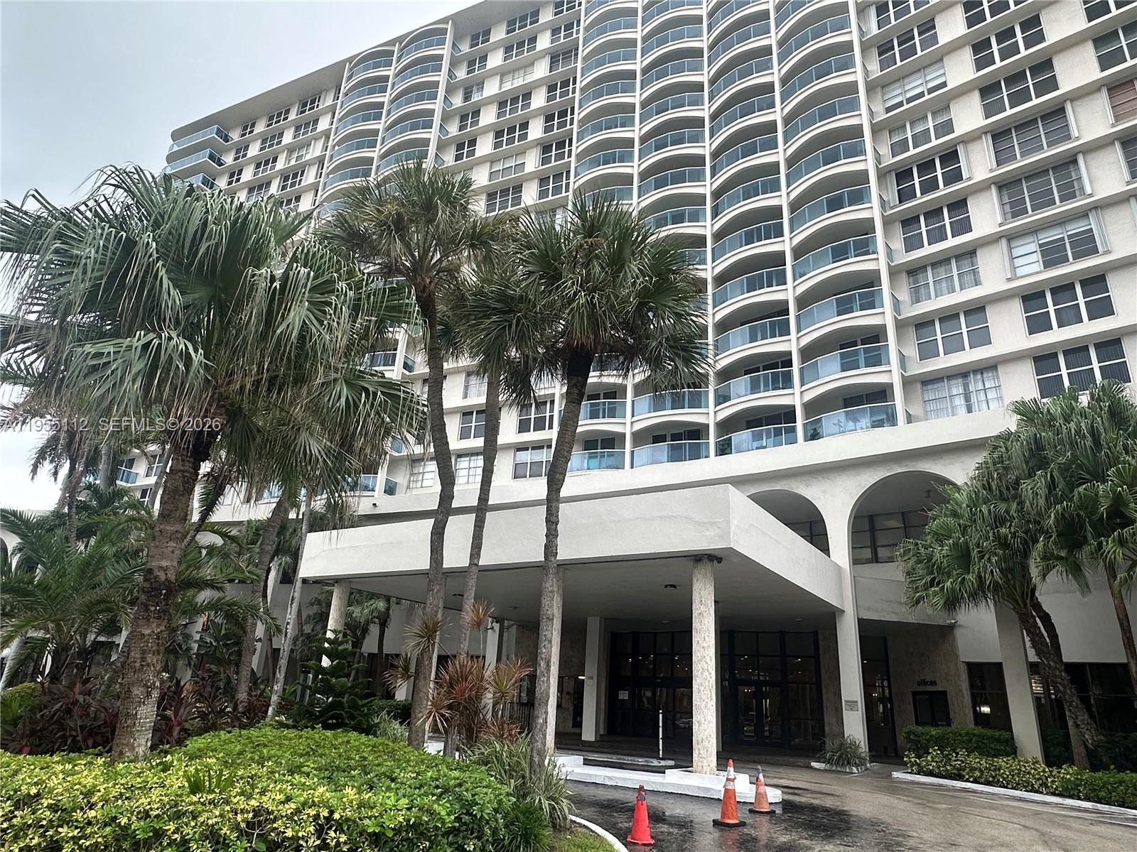 3800 S Ocean Dr # 1008