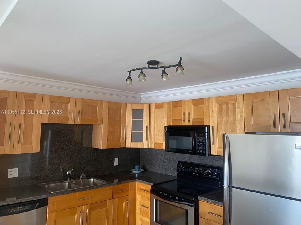 3800 S Ocean Dr # 1008