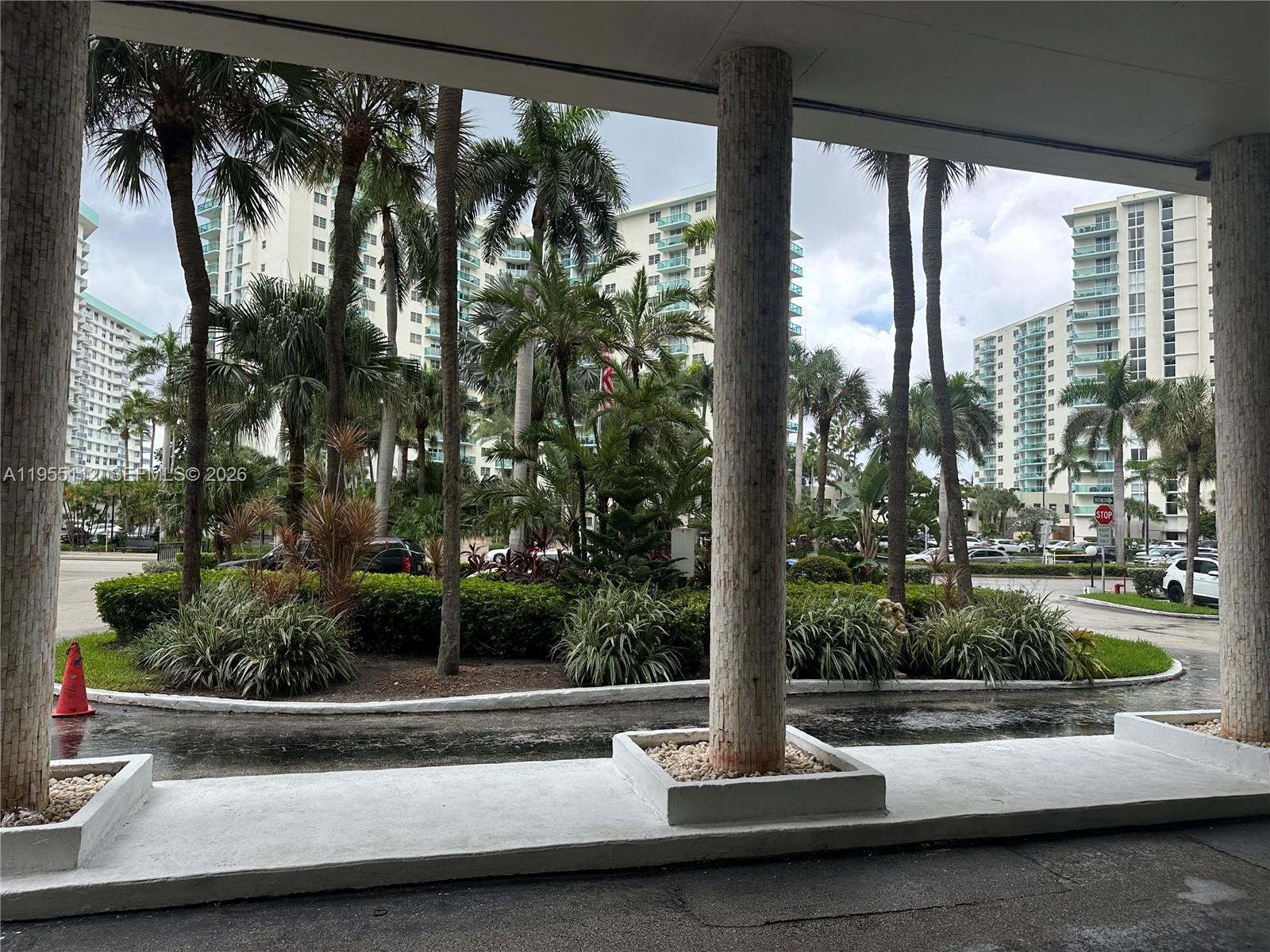 3800 S Ocean Dr # 1008