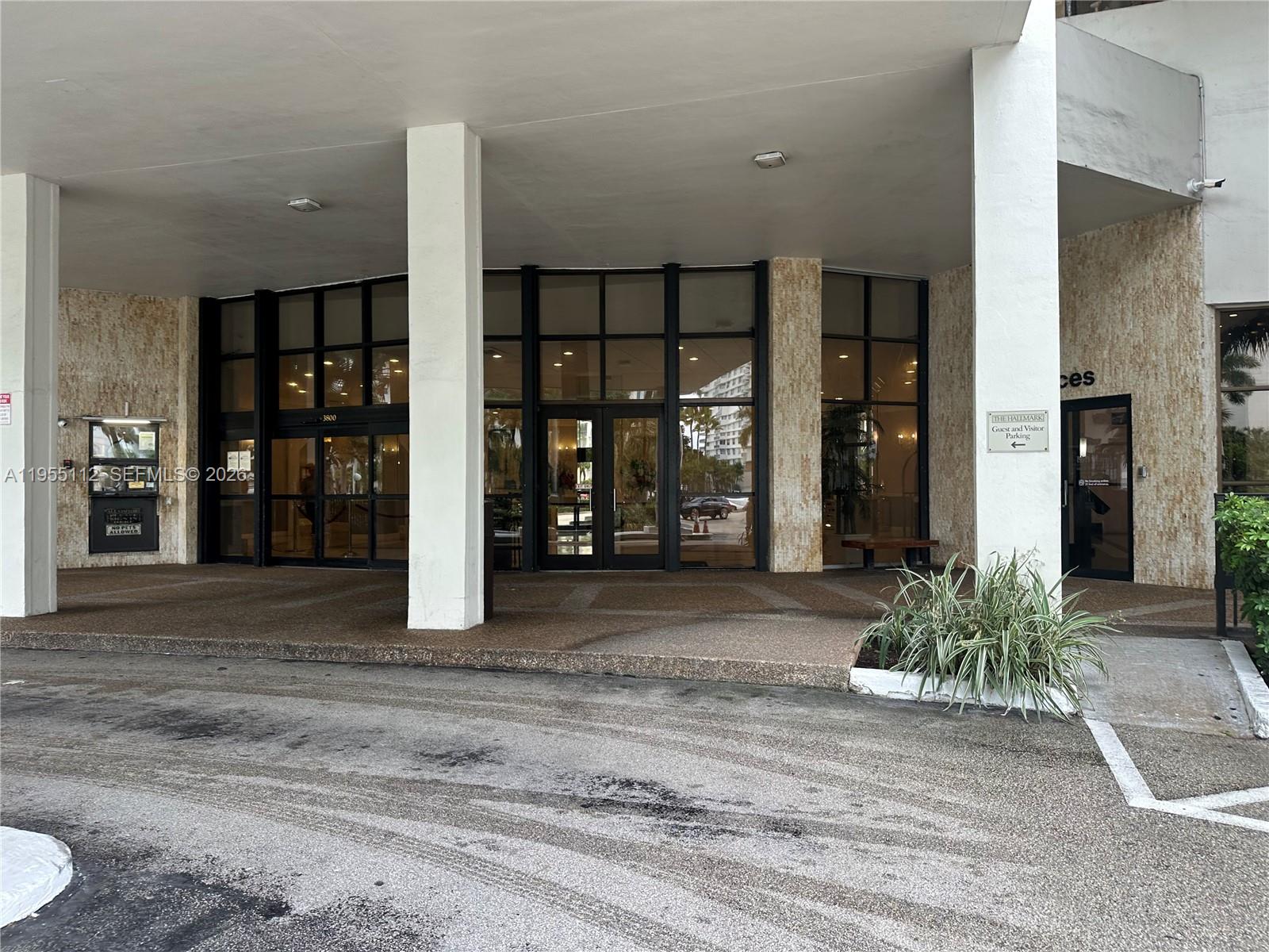 3800 S Ocean Dr # 1008