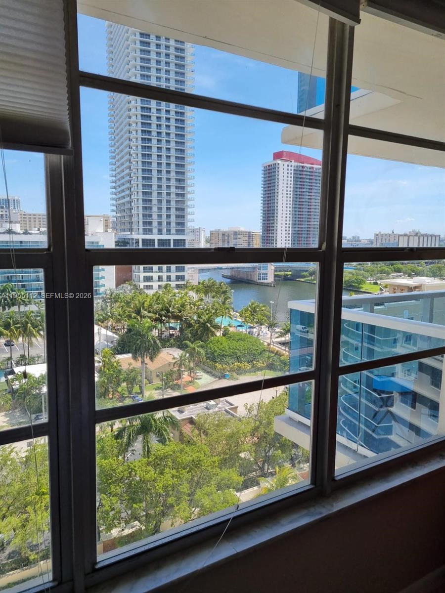 3800 S Ocean Dr # 1008