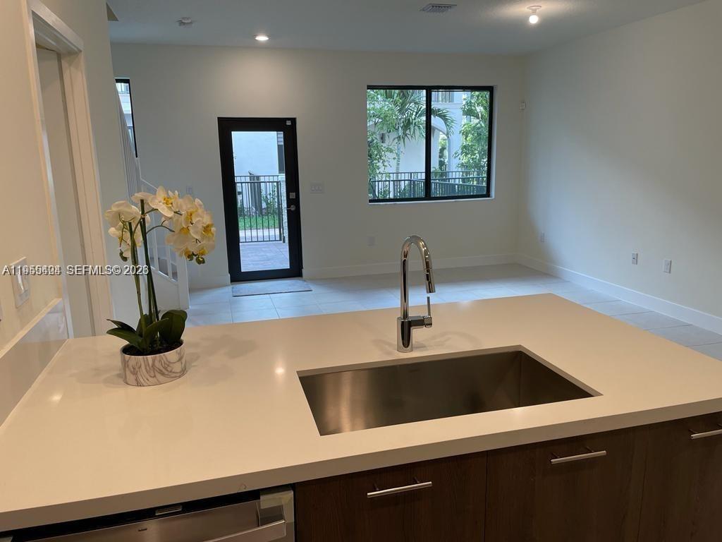 4657 NW 83rd Pkwy Unit: .