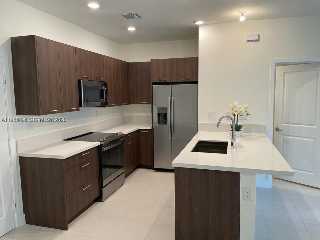 4657 NW 83rd Pkwy Unit: .