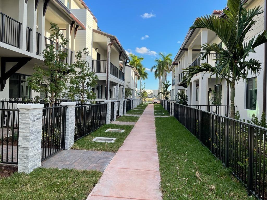 4657 NW 83rd Pkwy Unit: .