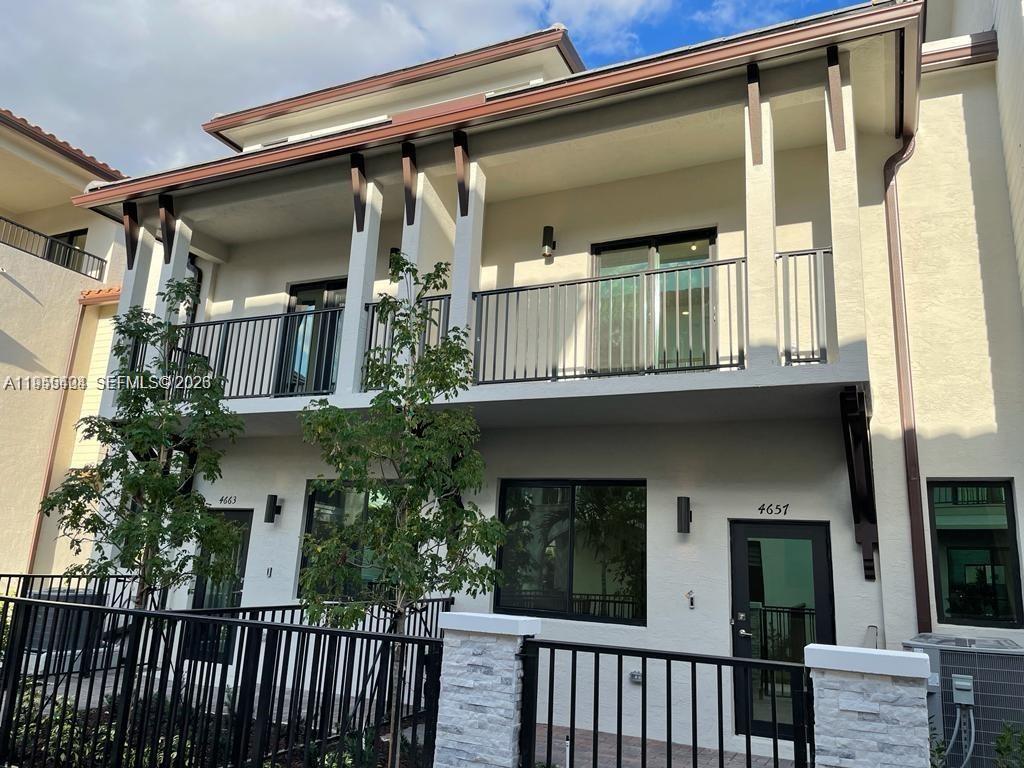 4657 NW 83rd Pkwy Unit: .