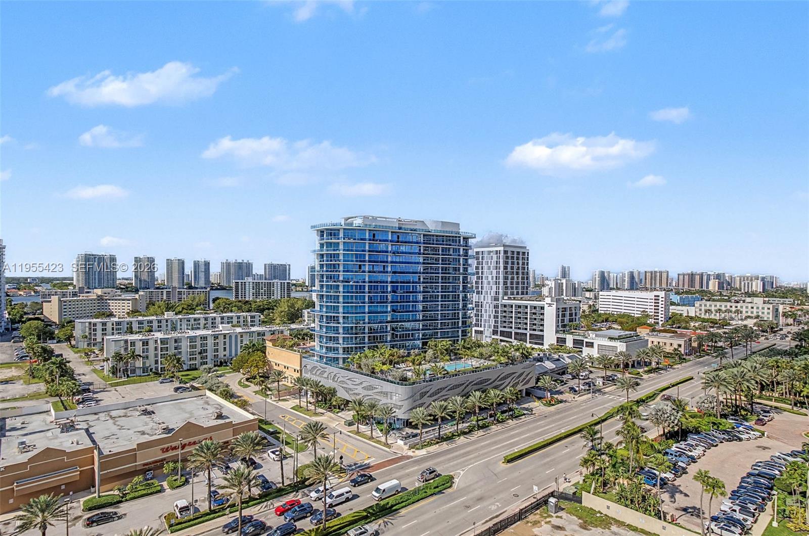 17475 Collins Ave # 904