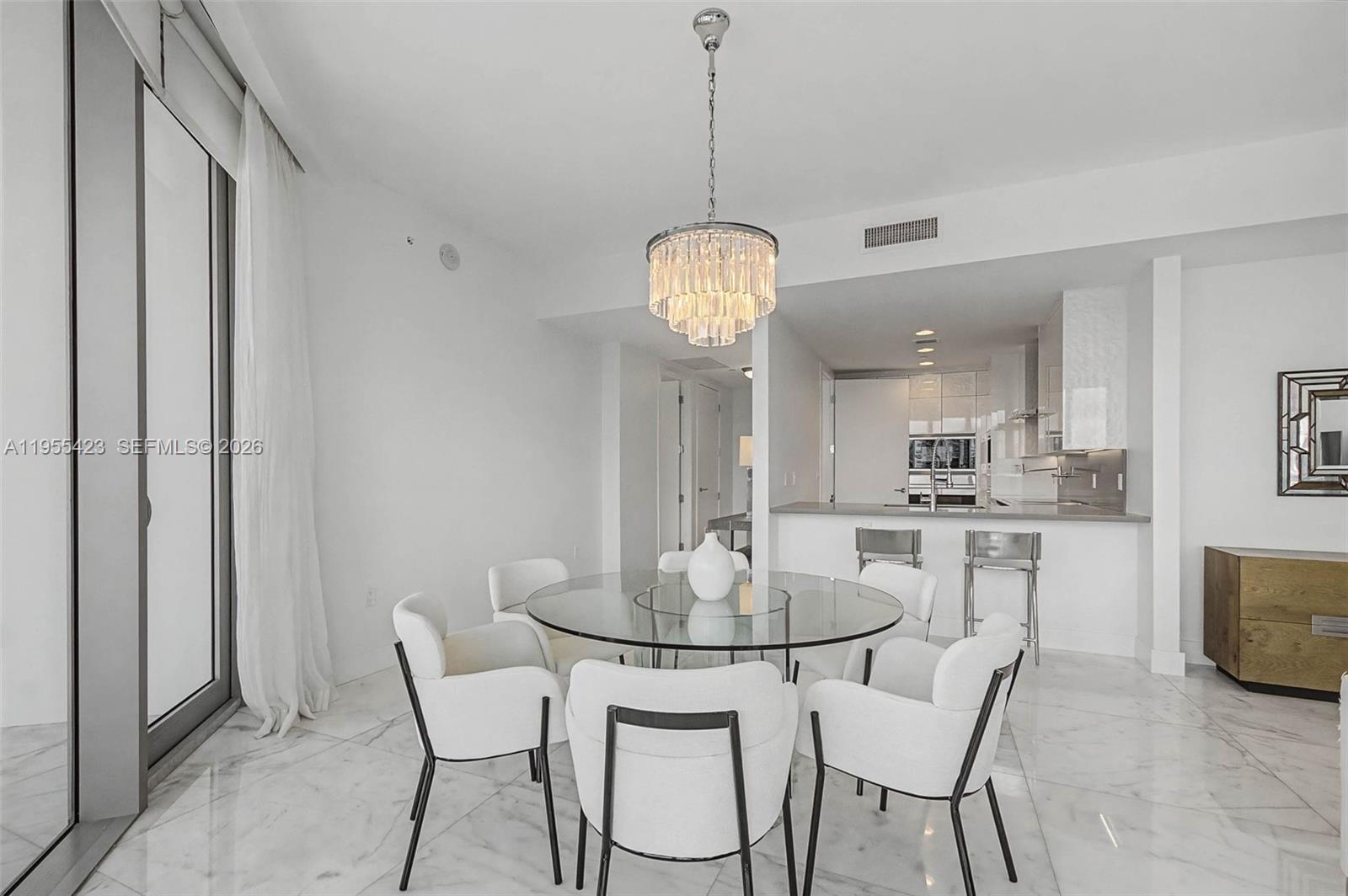 17475 Collins Ave # 904