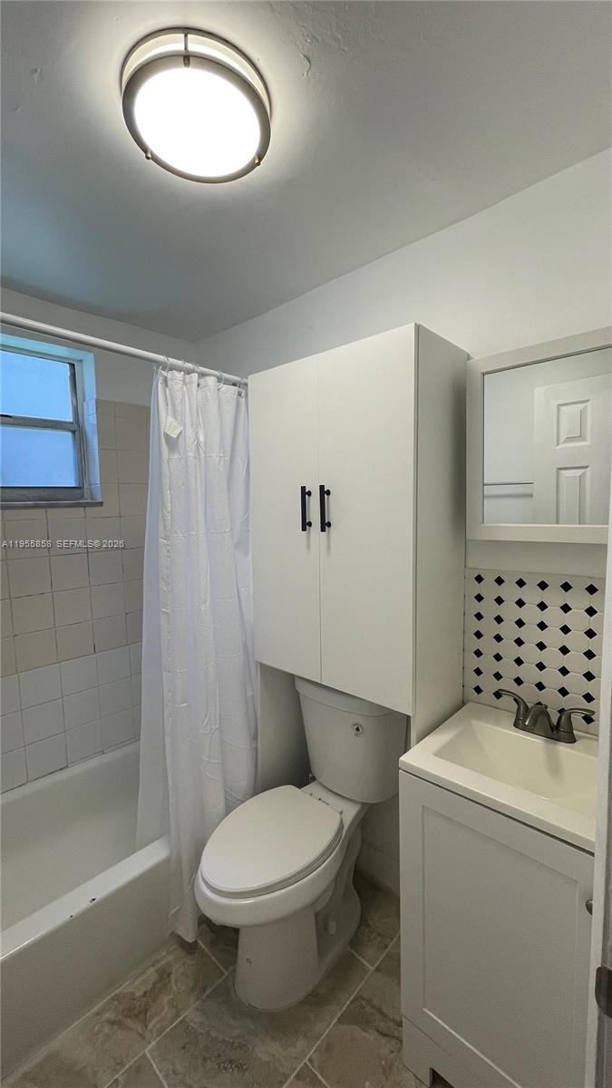 1043 NW 2nd St # 9