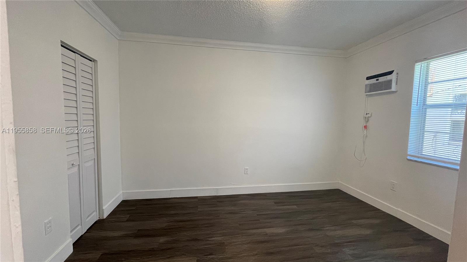 1043 NW 2nd St # 9