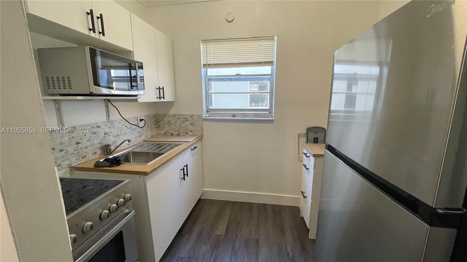 1043 NW 2nd St # 9