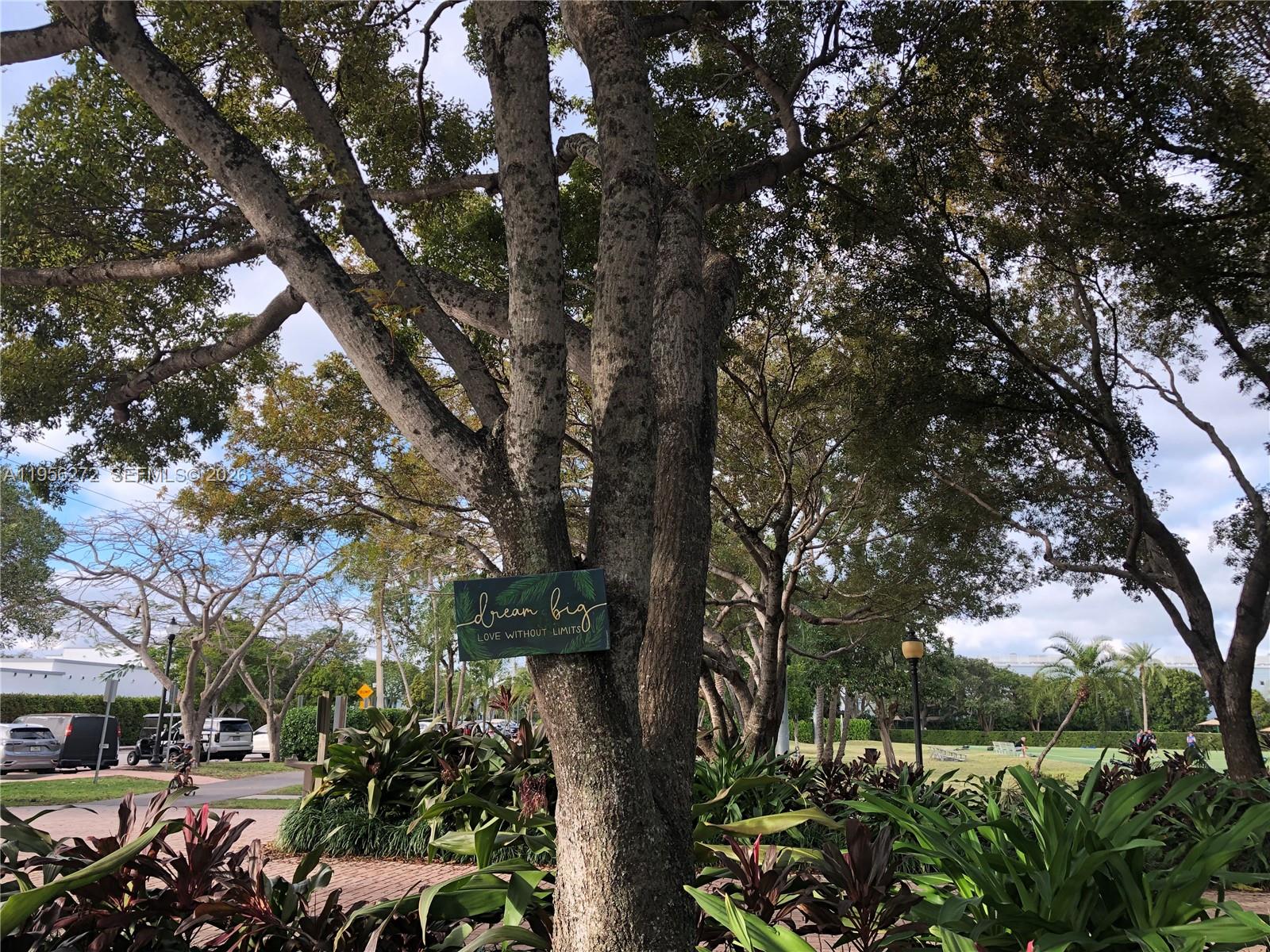 255 Sunrise Dr # 305