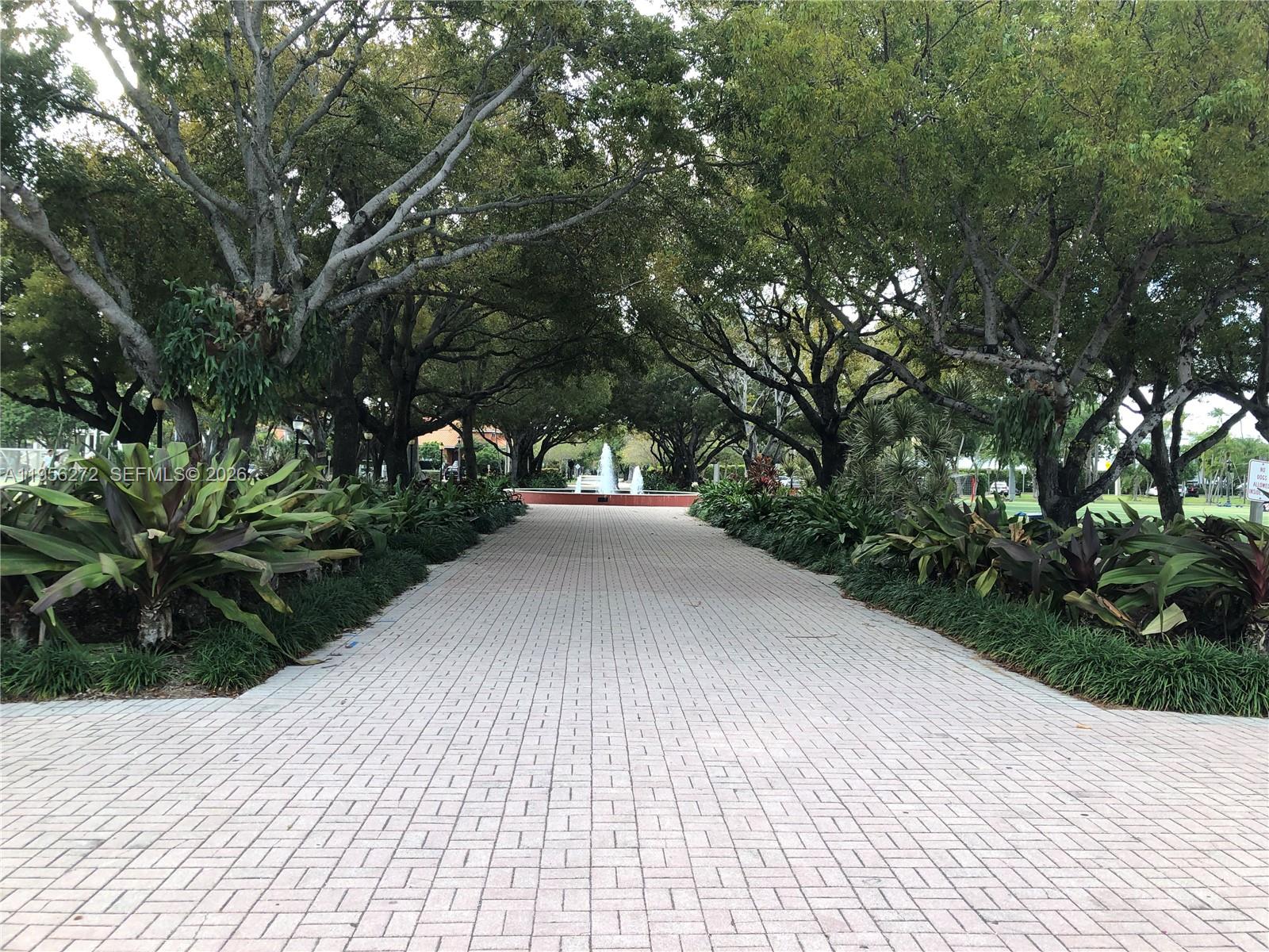 255 Sunrise Dr # 305