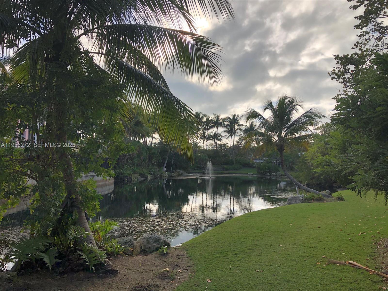 255 Sunrise Dr # 305