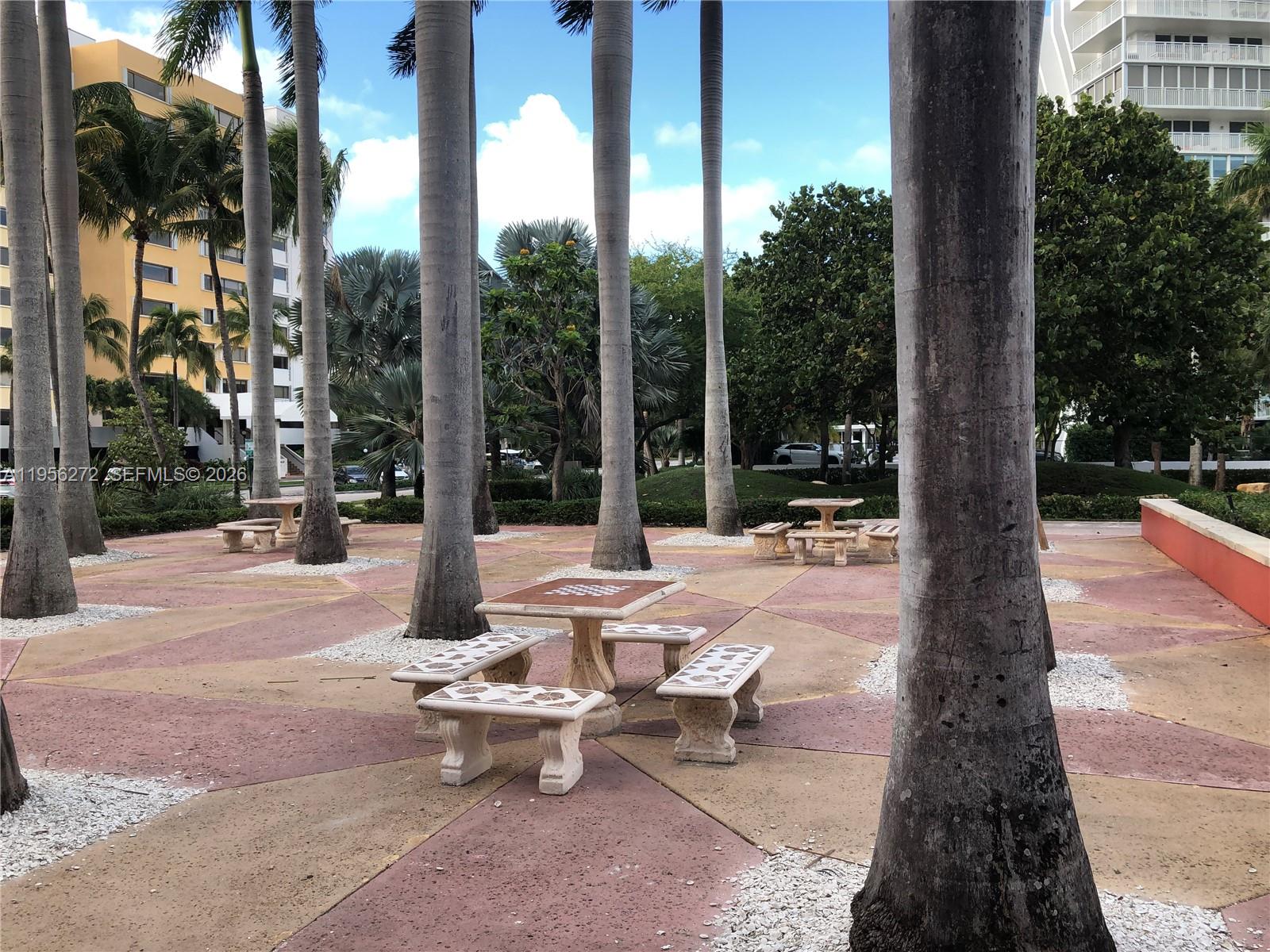 255 Sunrise Dr # 305