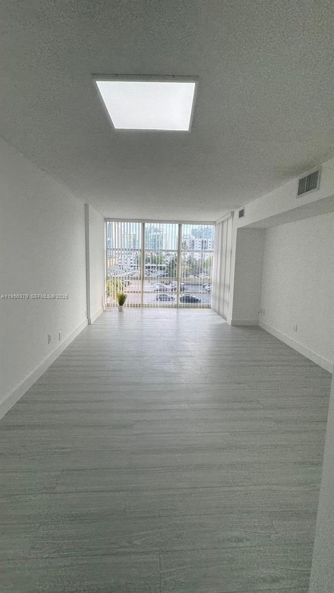 200 172nd St # 406