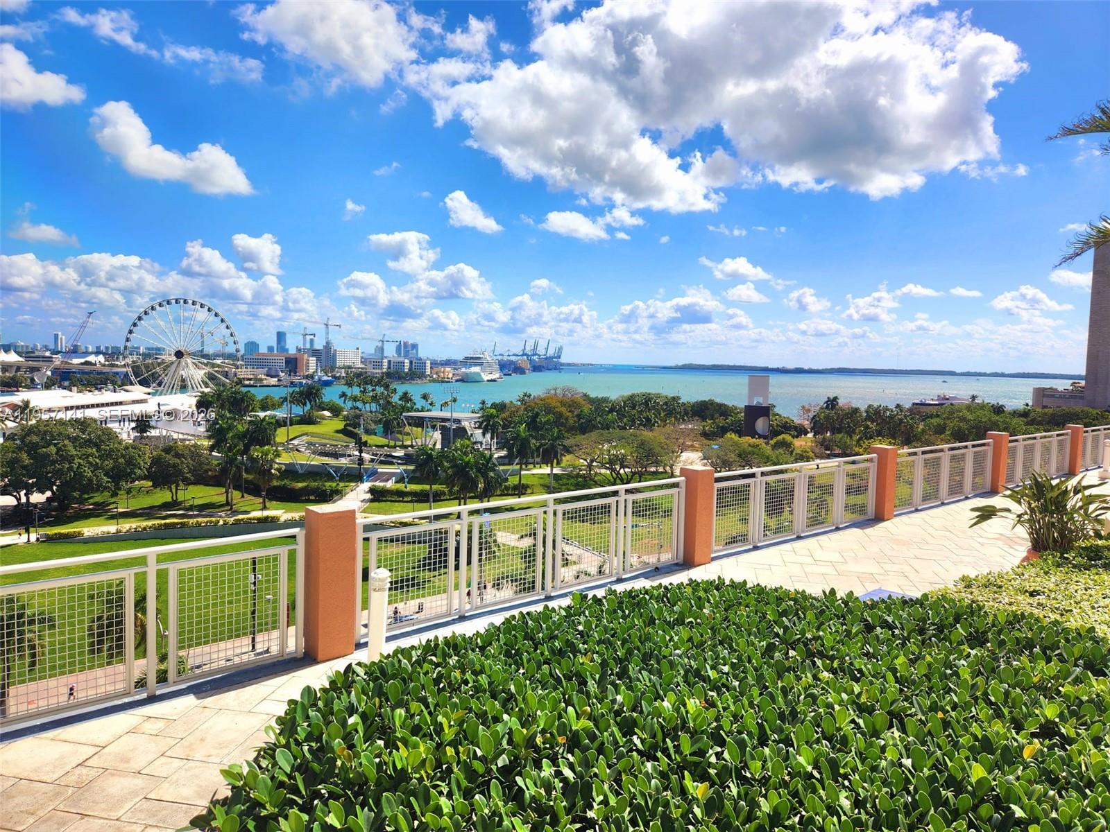 244 Biscayne Blvd # 2809