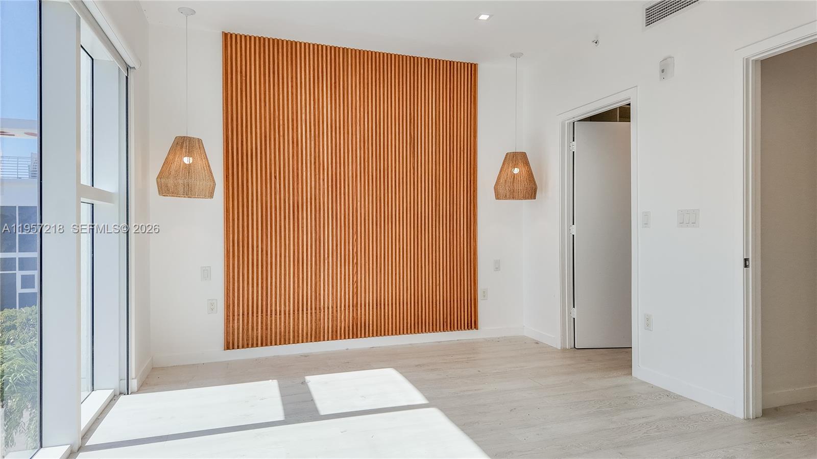 455 NE 39th St # 304