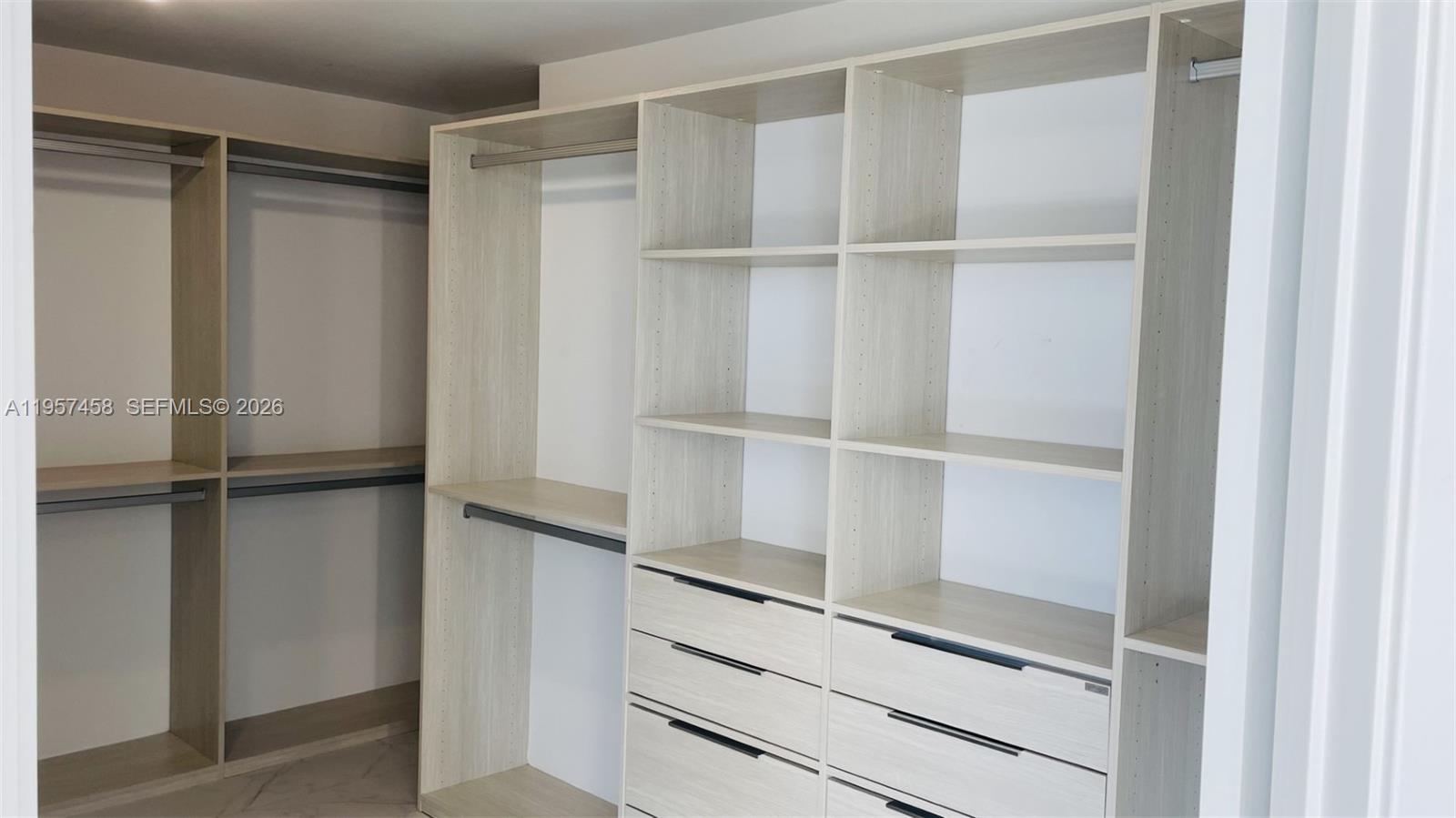 17301 Biscayne Blvd # 1907