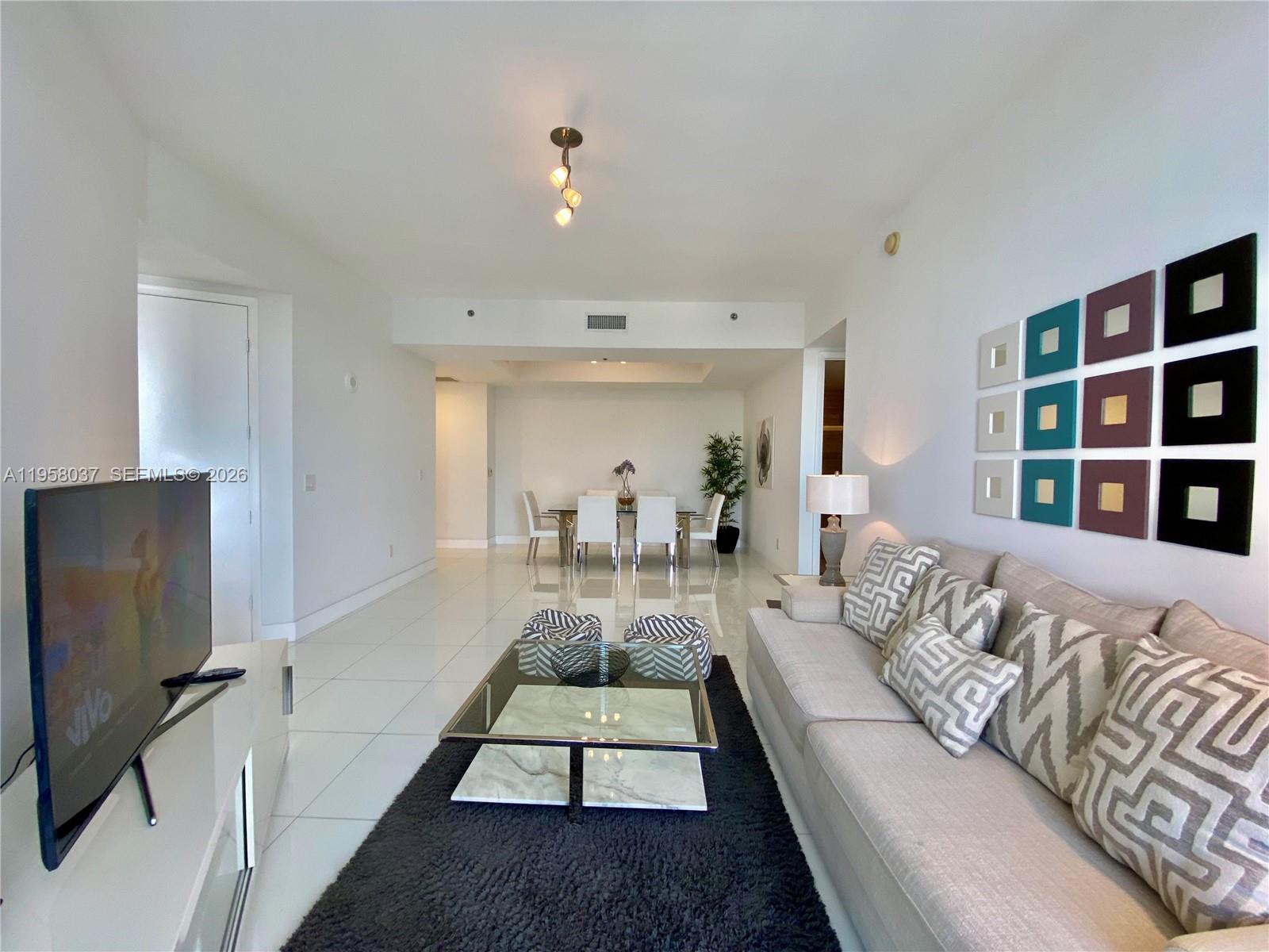 15811 Collins Ave # 1605