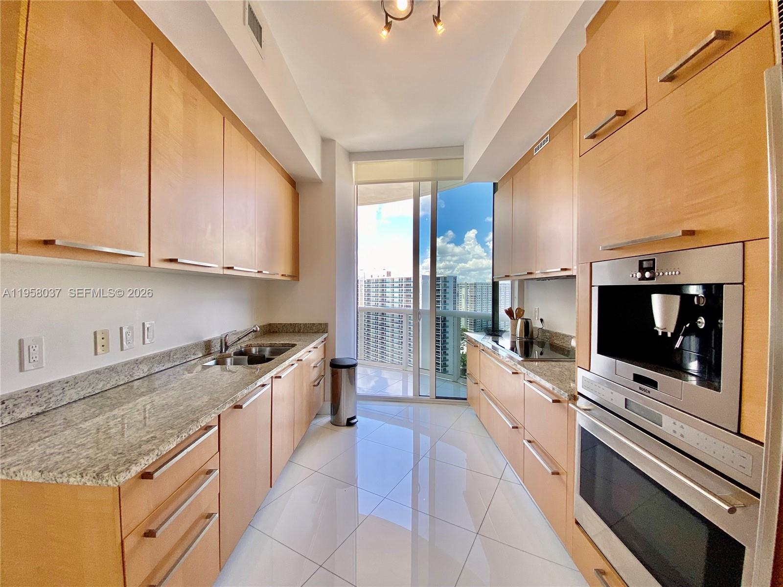 15811 Collins Ave # 1605