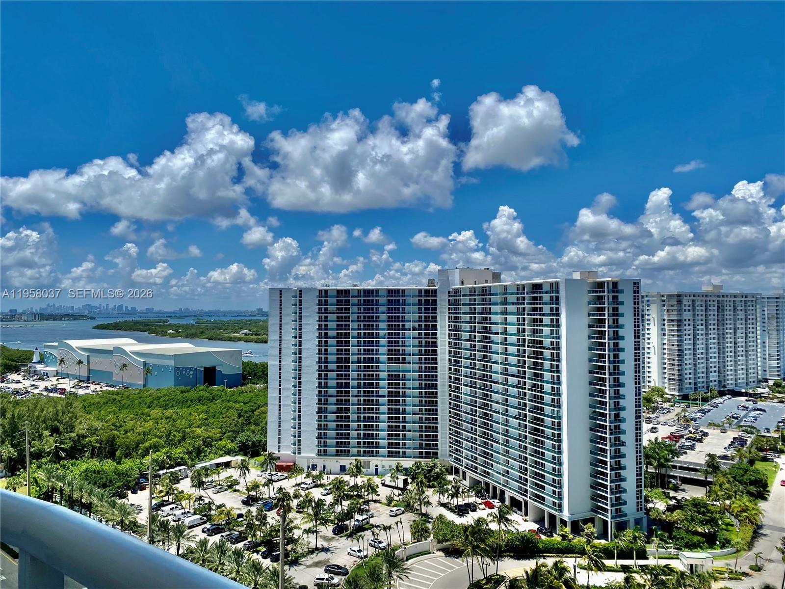 15811 Collins Ave # 1605