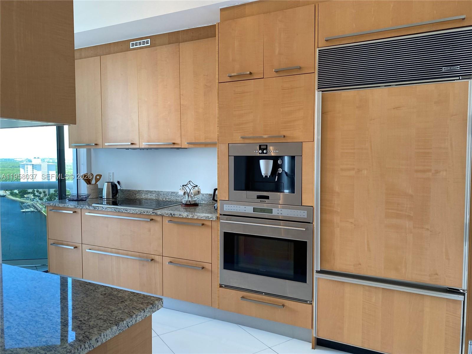 15811 Collins Ave # 1605