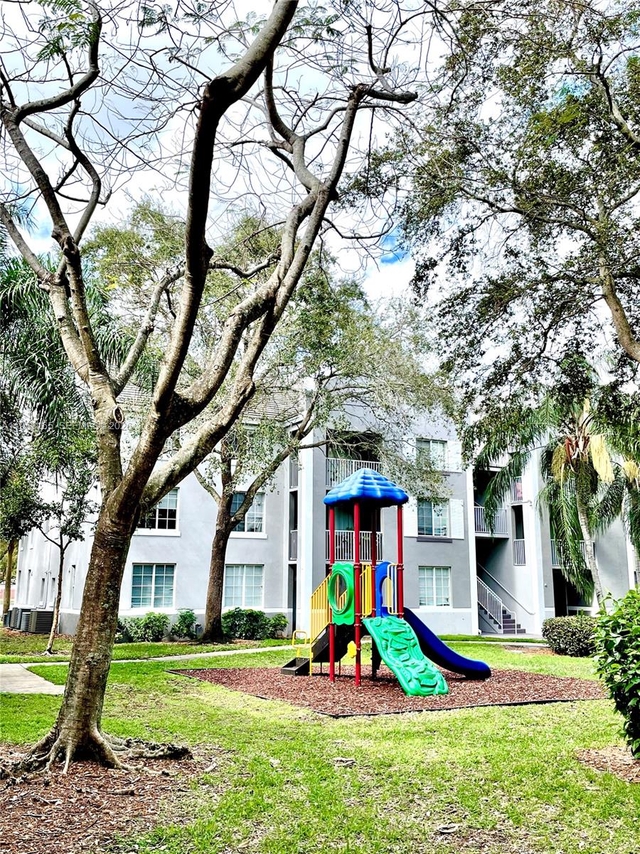 11133 SW 8th St # 208