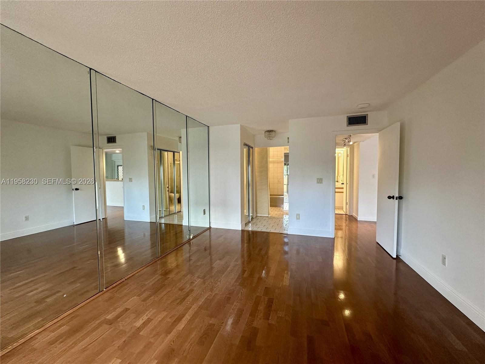 3545 NE 167th St # 204