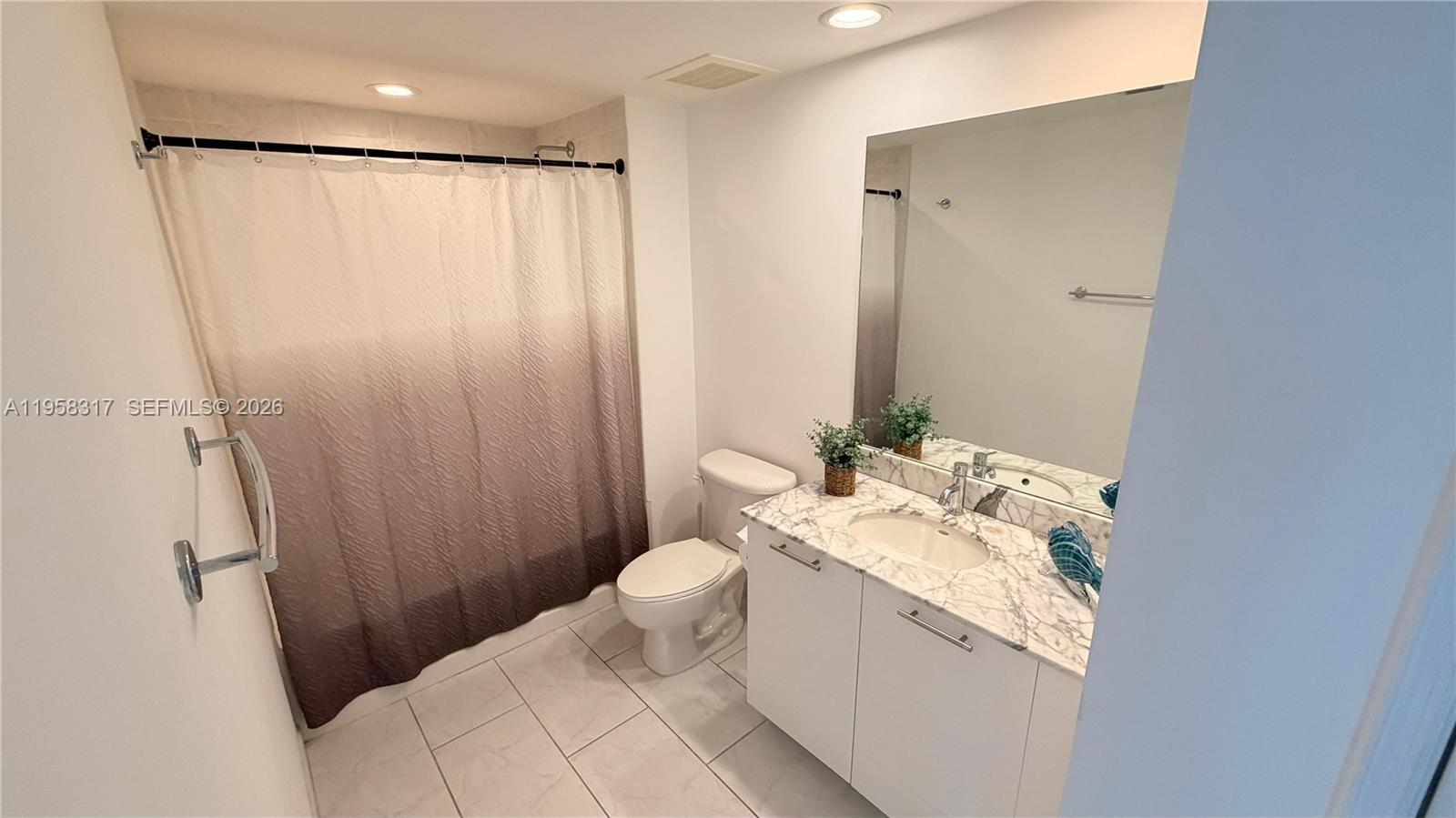 951 Brickell Ave # 3509