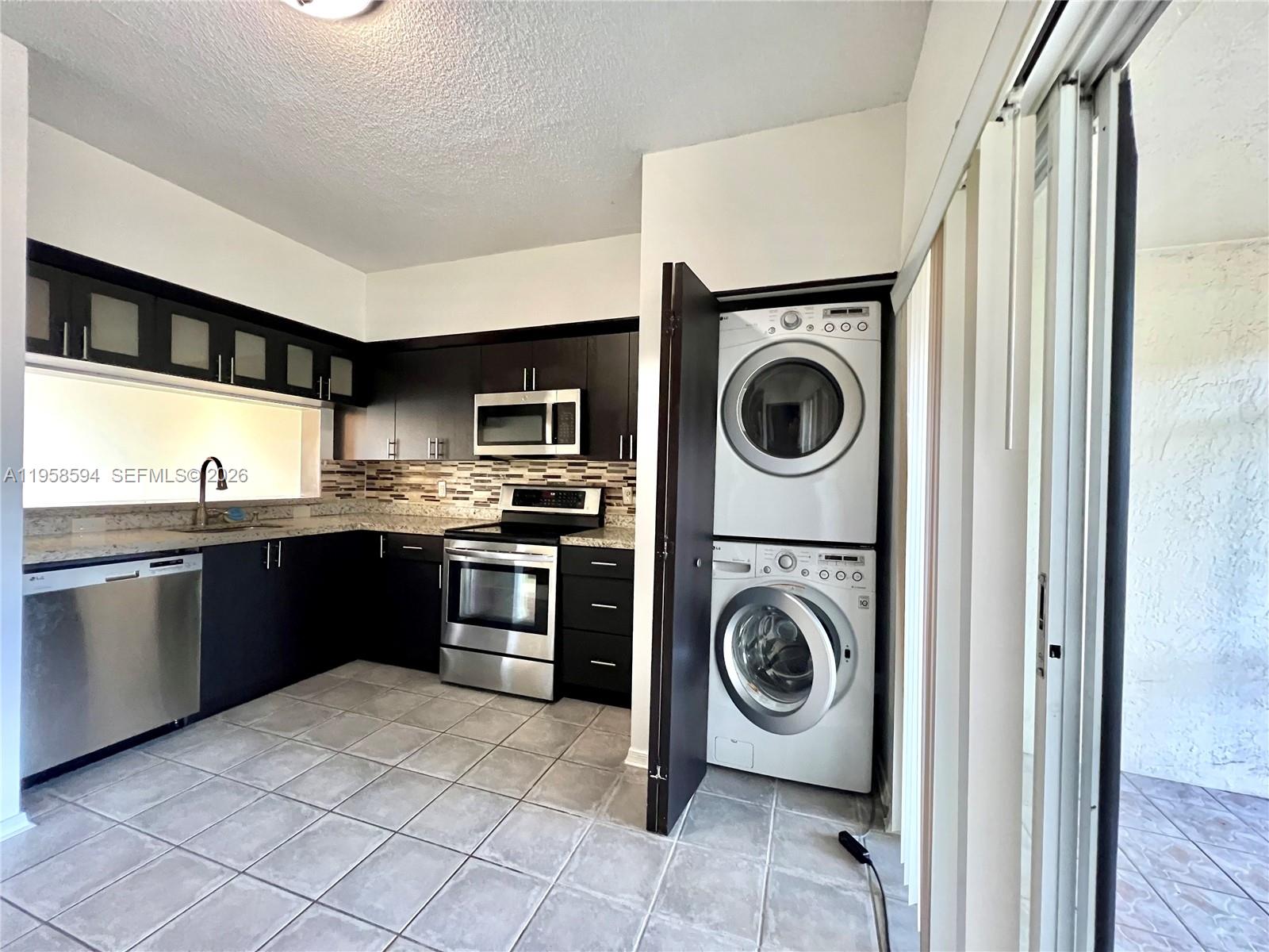271 Duval Ct