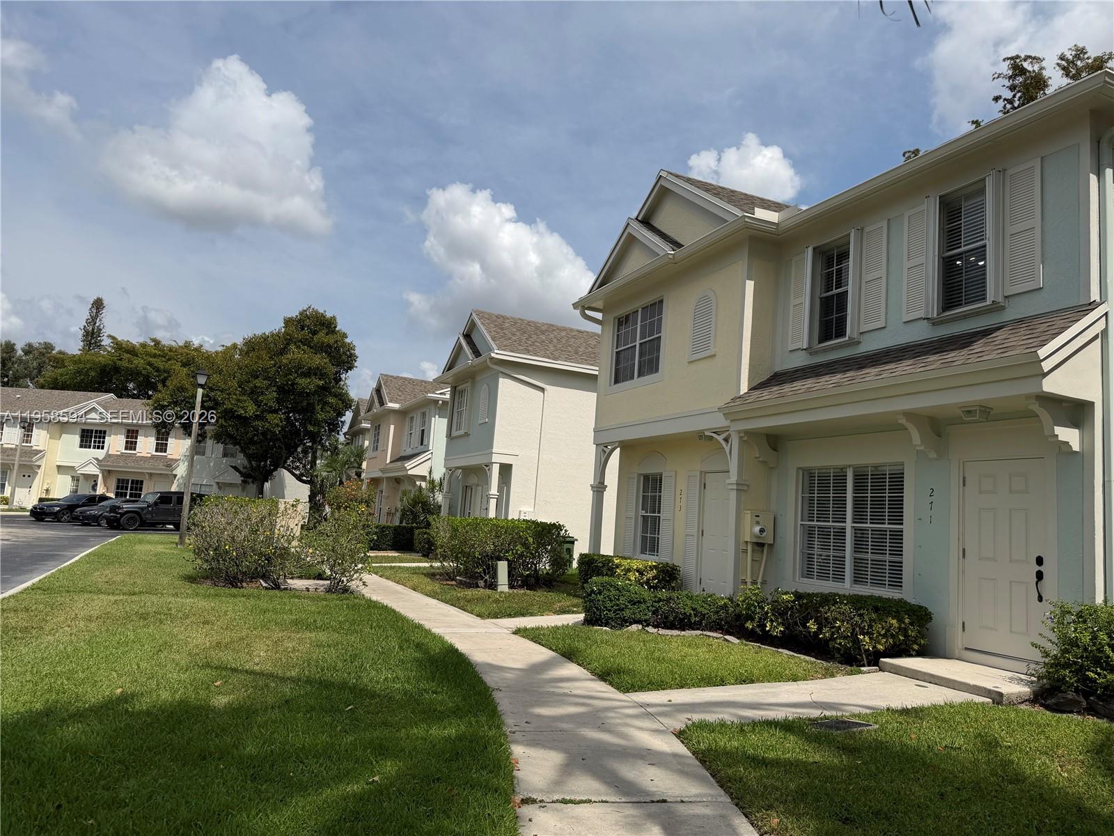 271 Duval Ct