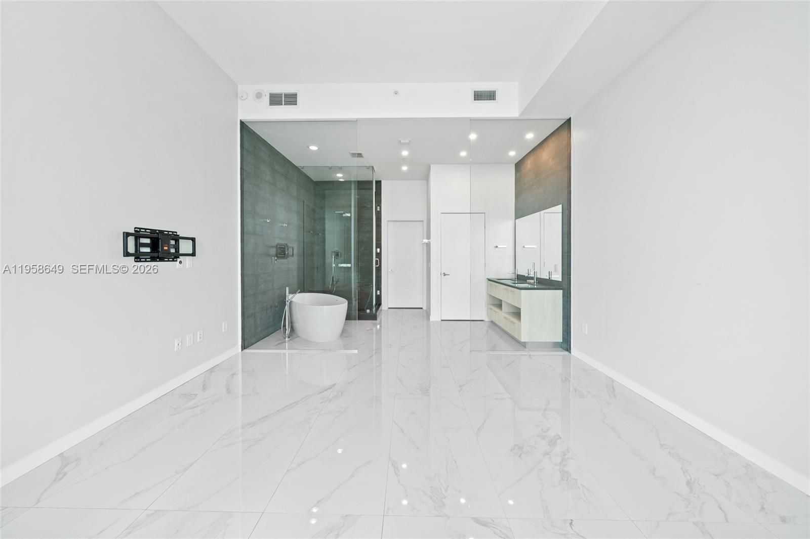 480 NE 31st St Unit: PH5101