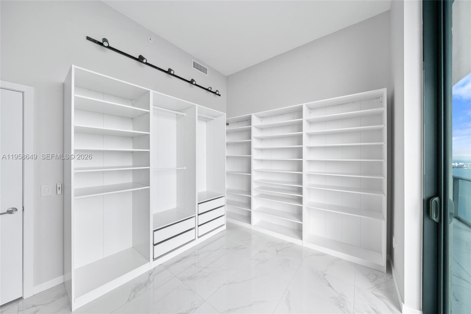 480 NE 31st St Unit: PH5101