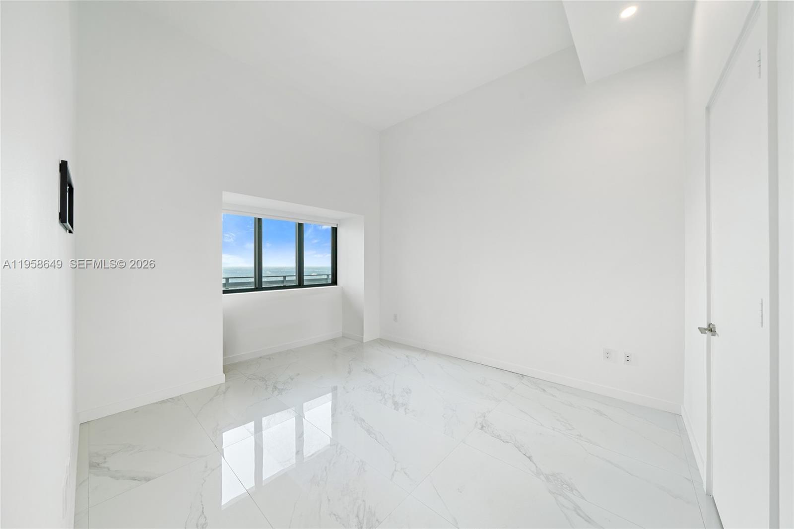 480 NE 31st St Unit: PH5101