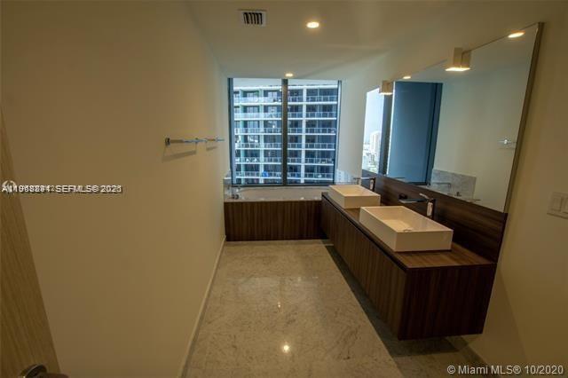 1000 Brickell Plaza # 2809