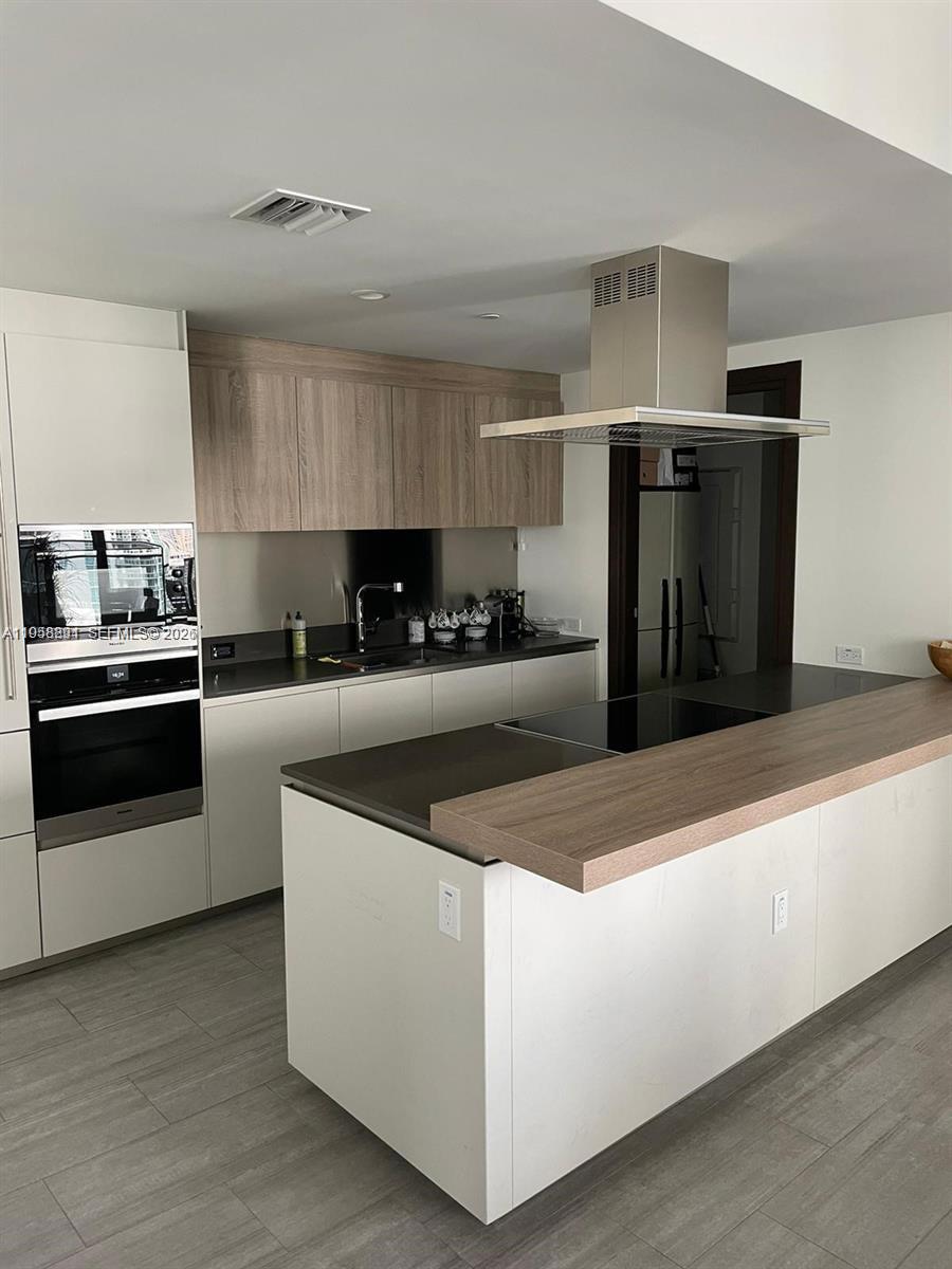 1000 Brickell Plaza # 2809