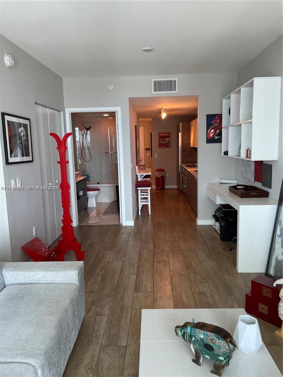 1100 S Miami Ave Unit: 2105