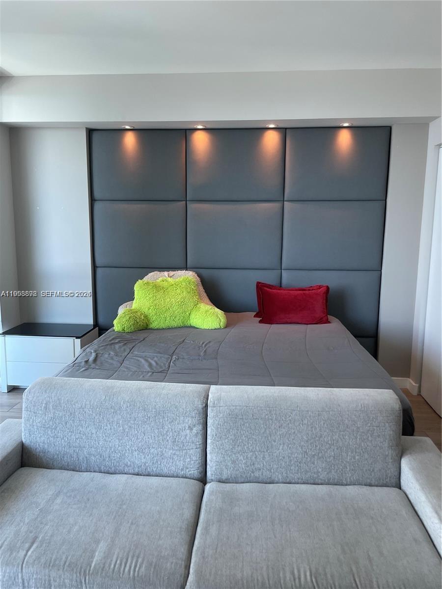 1100 S Miami Ave Unit: 2105