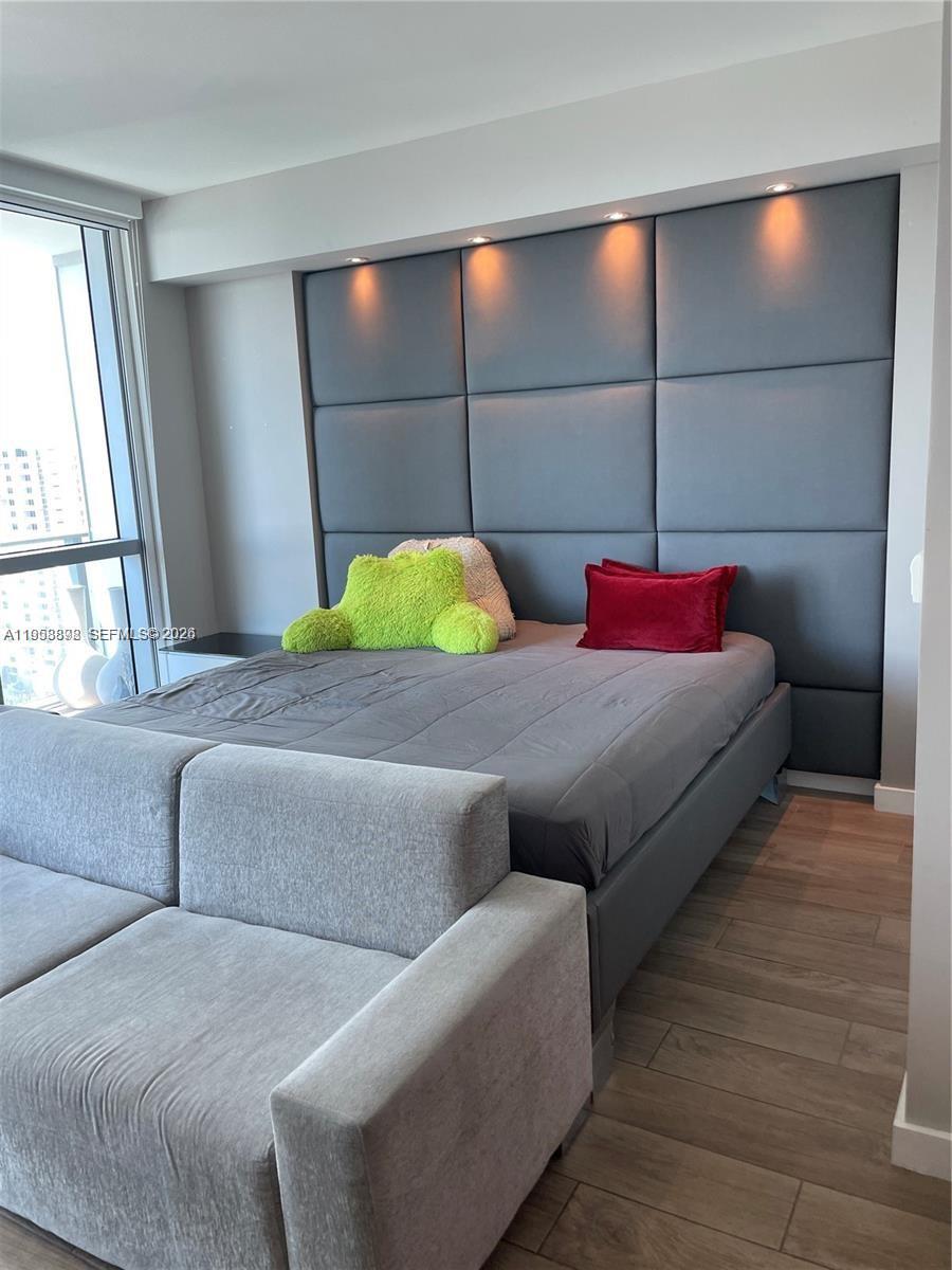 1100 S Miami Ave Unit: 2105