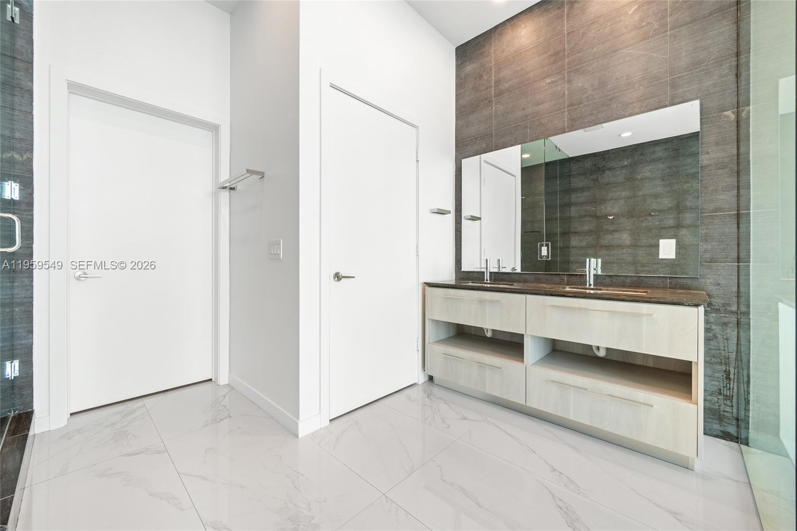 480 NE 31st St Unit: PH5101