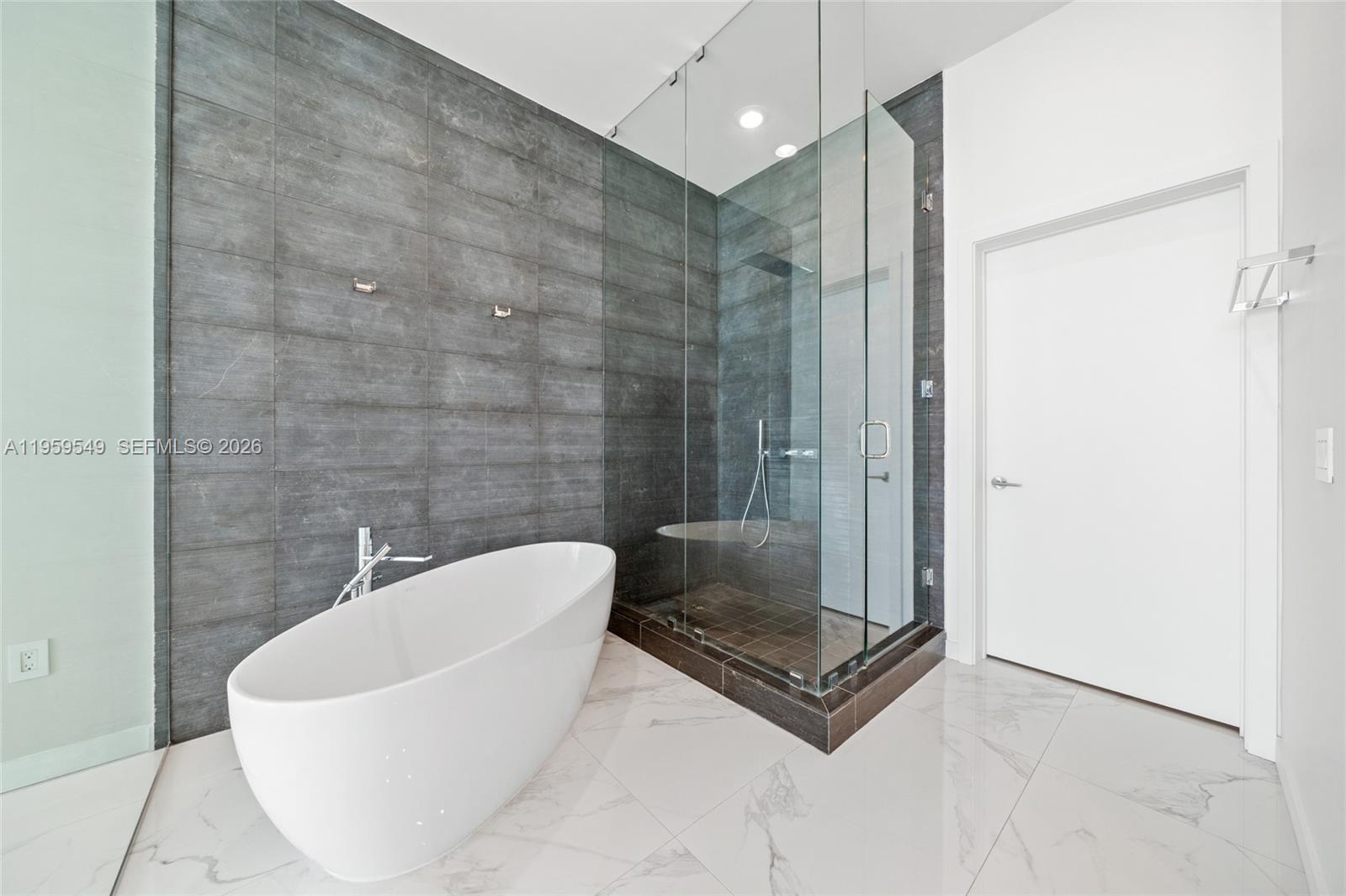 480 NE 31st St Unit: PH5101