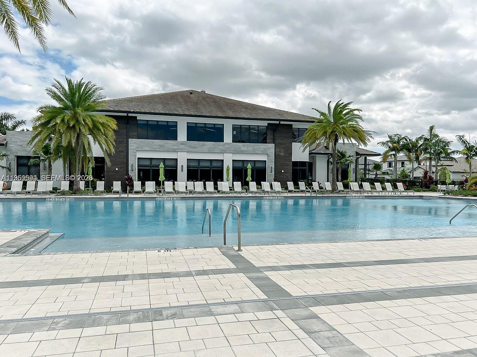 8001 NW 41st St # 206 Unit: F-206