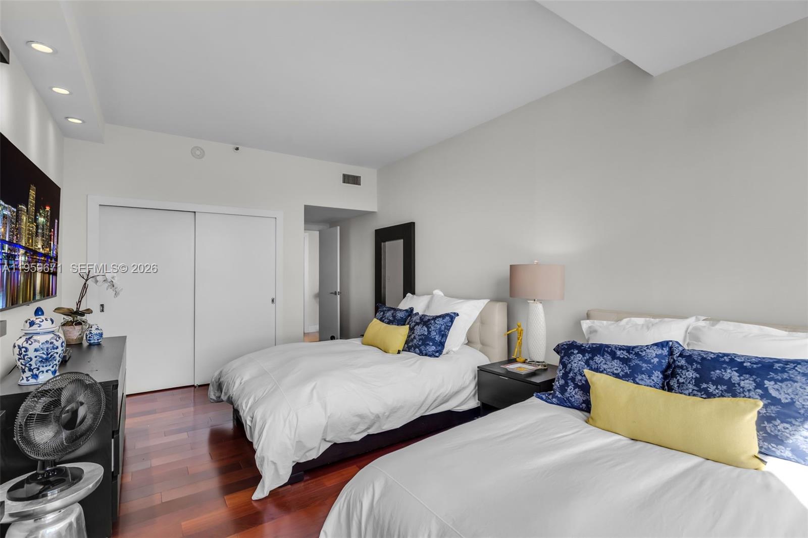 151 Crandon Blvd # 802