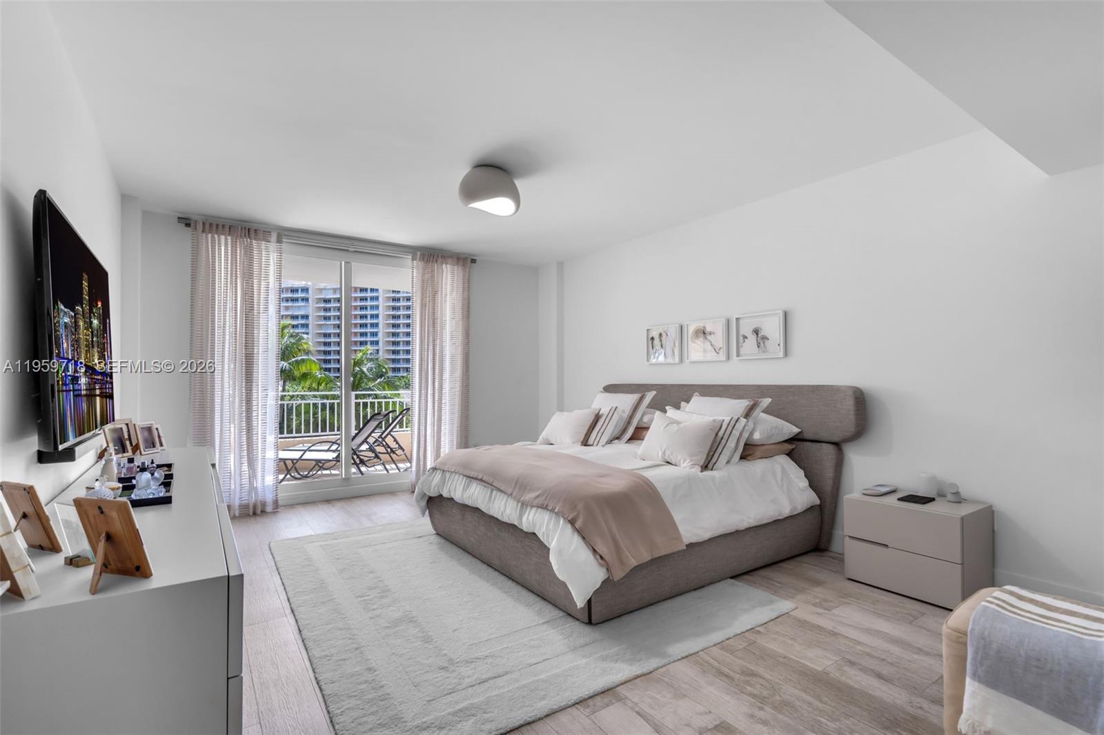 791 Crandon Blvd # 501