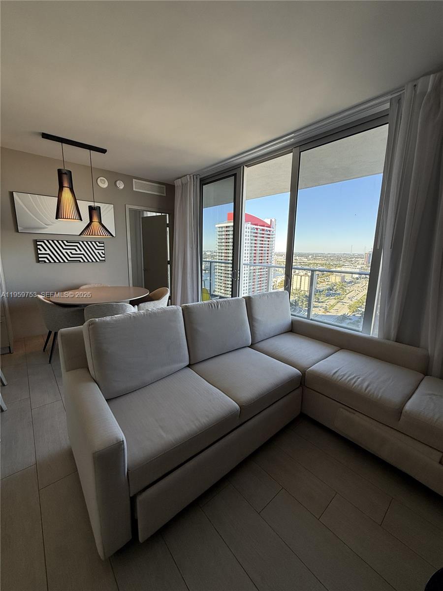 4010 S Ocean Dr # R2204