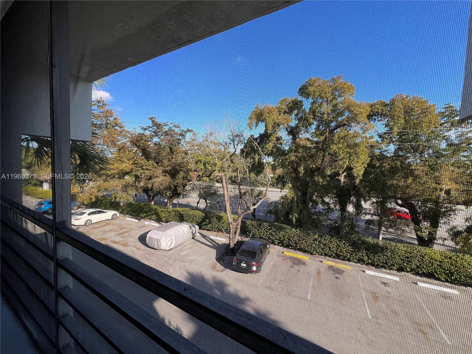 4255 N University Dr # 304