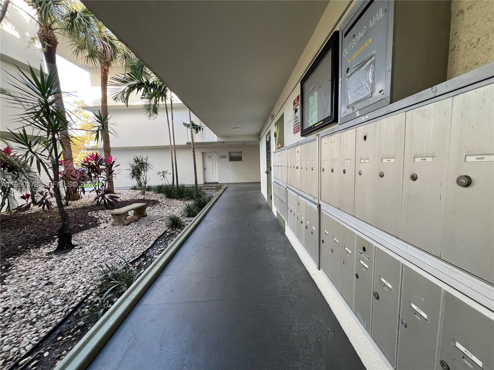 4255 N University Dr # 304