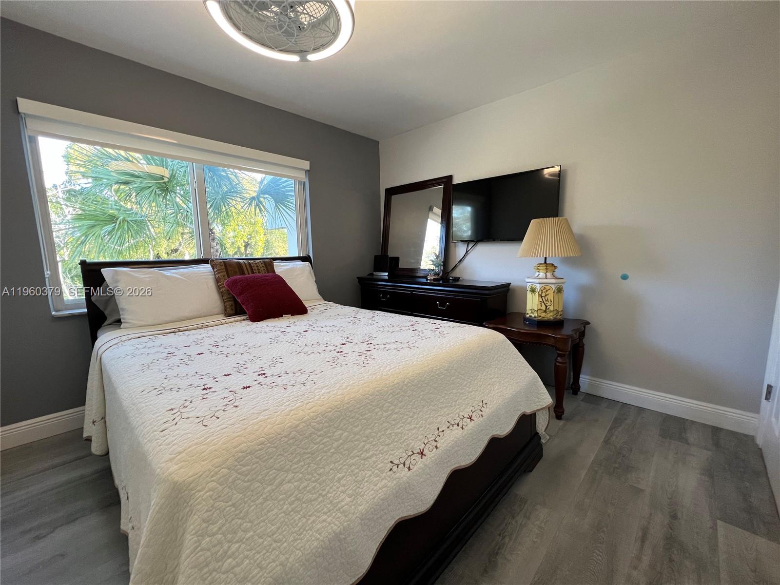 4255 N University Dr # 304