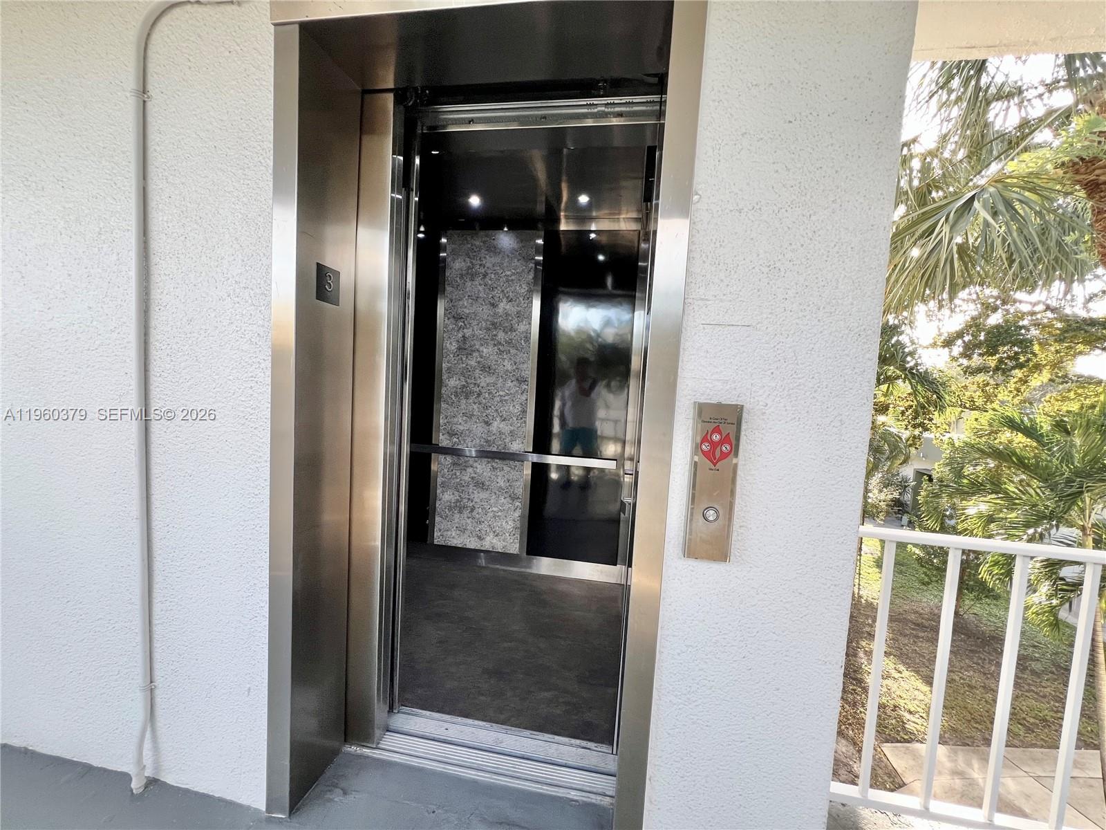 4255 N University Dr # 304