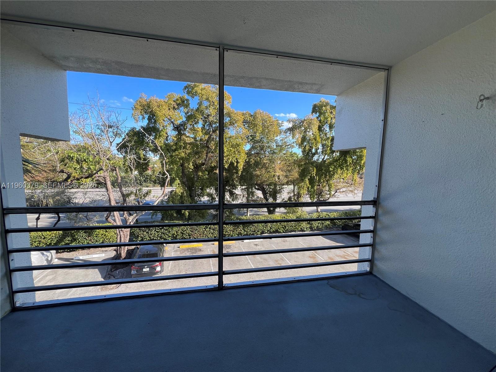 4255 N University Dr # 304